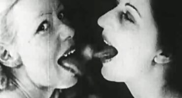 పుస్సీ లో డెబోరా_పీ పిస్సింగ్ కోసం తెలుగు వీడియో సెక్స్ ఒక రంధ్రం కనిపిస్తుంది.