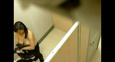 ఫ్రెంచ్ మహిళ తెలుగు సెక్స్ వీడియో తెలుగు సెక్స్ మెకానిక్కు డిక్ పీల్చుకుంది.