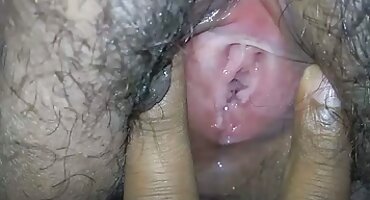 ఫోటోగ్రాఫర్ ఒక అమ్మాయిని కత్తితో తెలుగు హీరోయిన్ సెక్స్ వీడియో పొడిచాడు.