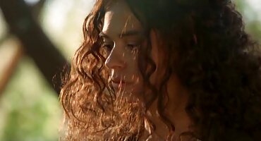 ఆంగ్ల సెక్స్ తెలుగు ఆడియో వీడియో పాఠం సమయంలో టేబుల్ మీద ఒక యువ ఉపాధ్యాయుడితో అసభ్యకరమైన విద్యార్థులు ఫక్ చేస్తారు.