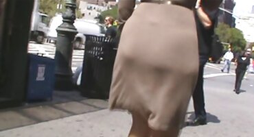 ఇద్దరు మహిళా అథ్లెట్లను ఫకింగ్ తెలుగు సెక్స్ ఫిలిం వీడియో కోచ్ ఫకింగ్ చేస్తాడు.