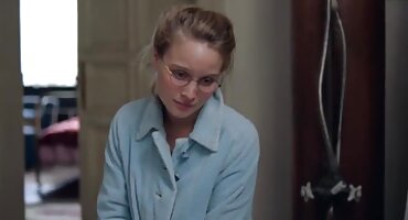 రామన్ నోమార్ తెలుగు సెక్స్ డాన్స్ వీడియో యొక్క సాబెర్-ఆకారపు కాక్ నుండి ఐడెన్ యాష్లే స్ట్రోక్స్.