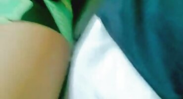 టేబుల్పై తెలుగు సెక్స్ కం వీడియో బంగాళాదుంపలు ఉంచండి.