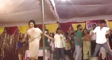 కామాన్ని శాంతింపచేయడానికి స్టెప్మోమ్ స్టెప్సన్ను ఉపయోగిస్తుంది. సెక్స్ వీడియో ఇన్ తెలుగు