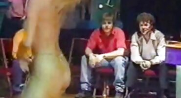 అమ్మాయి ఒక నోటితో మొడ్ఢ చీకడం తెలుగులో సెక్స్ వీడియో ఇస్తుంది మరియు వ్యక్తి హస్త ప్రయోగం.