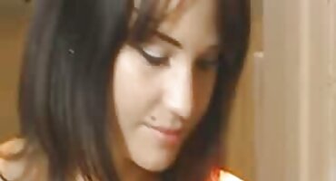 సోఫీ ఒక పురుషాంగము వంటి పరికరము మరియు పీస్ తో ఆమె పూకు తేలుగు సేక్స్ వీడియో హస్త ప్రయోగం.