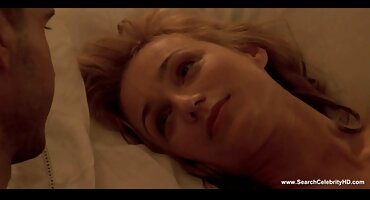 వేళ్లు తెలుగు సెక్స్ వీడియో ఉత్సాహంగా స్త్రీలింగత్వాన్ని తాకుతాయి.