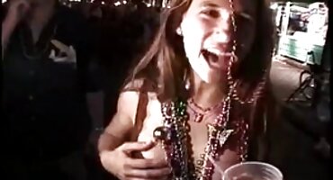 లీ లీ మొదటి సమావేశం సెక్స్ ధన్యవాదాలు. తెలుగు సెక్స్ వీడియో హెడ్