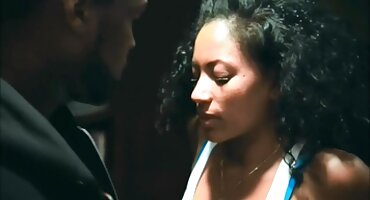 ఒక అపరిచితుడితో లైంగిక సంబంధం కలిగి ఉన్నప్పుడు ప్రేమలో సెక్స్ వీడియో తెలుగులో పడతాడు.