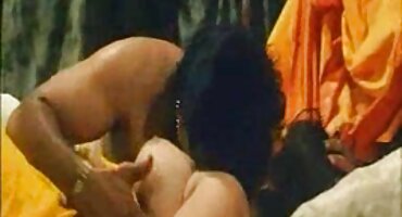 నిక్కీ తన తెలుగు సెక్స్ వీడియో తెలుగు తెలుగు తెలుగు నాలుకతో తన సవతి సోదరుడి గాడిదను స్ట్రోక్స్ చేస్తాడు.