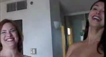 స్నానంతో ఇంట్లో వీడియోలను తయారు చేయండి. తెలుగు లోకల్ సెక్స్ వీడియో