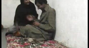 భార్య నోటితో మొడ్ఢ చీకడం మరియు వంటగది లో తెలుగు వీడియో సెక్స్ ఫక్ చేస్తుంది.