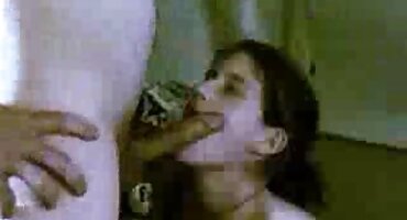 క్రిస్మస్ సందర్భంగా రెడ్ తెలుగు న్యూ సెక్స్ వీడియో సోదరి తన సోదరుడి ముందు తన కాళ్ళను వ్యాపిస్తుంది.