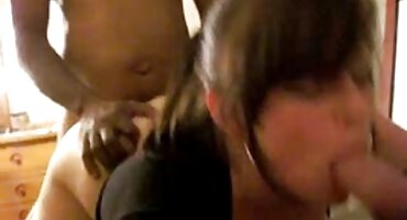 రెడ్ సెక్స్ తెలుగు సెక్స్ వీడియో హెడ్ అమ్మాయి కాస్టింగ్ వద్ద తనను తాను ఫక్ అనుమతిస్తుంది.