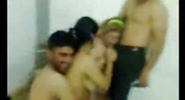 క్లారా ట్రినిట్ డా బ్లాక్ కొరియర్ సెక్స్ వీడియో కం తెలుగు మరియు సవతి సోదరుడు ఇస్తుంది.