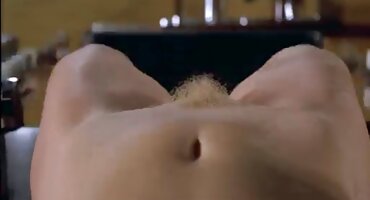 బెడ్ మీద పడుకున్న తండ్రి. సెక్స్ సినిమా తెలుగు వీడియో