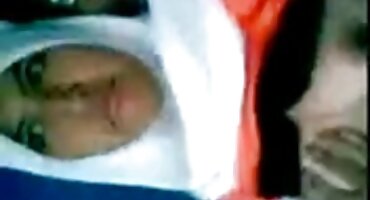 నల్లటి జుట్టు గల స్త్రీని ఫక్ ఫుల్ తెలుగు సెక్స్ వీడియో చేసిన డాల్ఫిన్