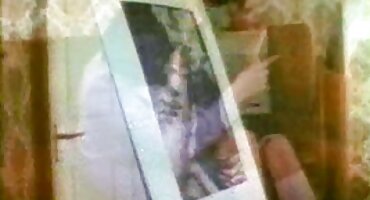 అశోక్ గాడిద, తన స్నేహితుడితో కలిసి తెలుగు హీరోయిన్ సెక్స్ వీడియో వంటగదిలోకి వెళ్లింది.