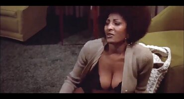 అంబర్ తెలుగు సెక్స్ వీడియో సినిమా సెక్స్ కోసం స్టెప్సన్ పెంచుతుంది.