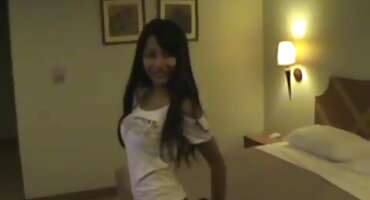 ఎస్సెస్సీ సెయింట్ ఏప్రిల్ 5 న ఒక నల్ల కాక్ తో రాత్రి తెలుగు సిక్స్ వీడియో గడిపాడు.