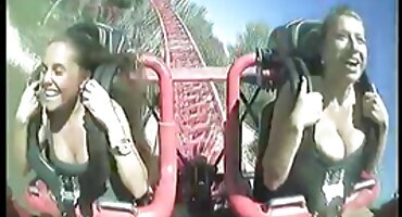 ఆమె ఒక పెద్ద వైబ్రేటర్ తో ఆమె తెలుగు సెక్స్ వీడియో సాంగ్ తడి పుస్సీ మసాజ్.