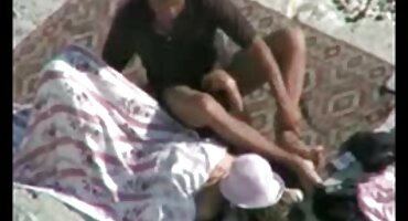 శరీరంతో గడ్డం అంకుల్ ఆనందిస్తాడు. వీడియో సెక్స్ తెలుగు