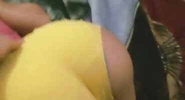 అమ్మాయి యొక్క సెక్స్ అధికారం అబ్బాయిలు సెక్స్ బొమ్మలు అతను ఒక బ్లౌజ్ ఇస్తుంది. సెక్స్ వీడియో తెలుగులో