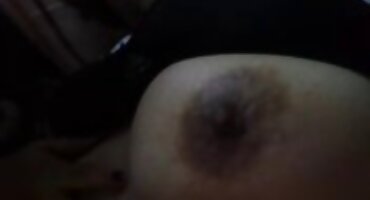 పెద్ద బెడ్ మీద ఒక సెక్స్ సెక్స్ వీడియో తెలుగు అబ్బాయితో ప్రేమలో పడతాడు.