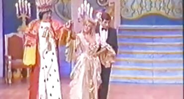 బ్లాక్ సవతి లులు చు యొక్క తెలుగు సెక్స్ వీడియో కం పుస్సీ లో స్ట్రాపన్ సవారీలు.